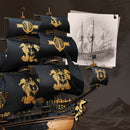 Der Bug und die Segel der Robotime Seahorse Barque mit einer Skizze eines Segelschiffs im Hintergrund