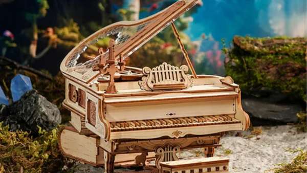 Sind Sie ein Liebhaber von Mechanik, kniffligen Rätseln und ein bisschen Magie? Dann bauen Sie das bezaubernde Magic Piano von ROKR!