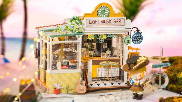 Monique schwingt in der Light Music Bar von Rolife