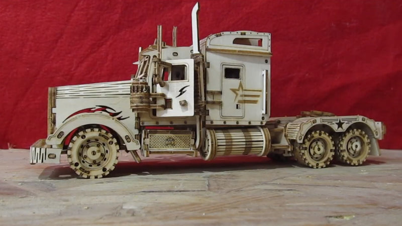 Erfahrungsblog: Monique baut den Heavy Truck