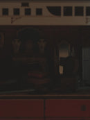 Atmosphärische Videopräsentation der Robotime 1912 - Eternal Atlantic Voyager, Holzmodellbau eines Vintage-Dampfschiffs mit einem Ausschnitt im Rumpf, durch den man Retro-Interieur sehen kann