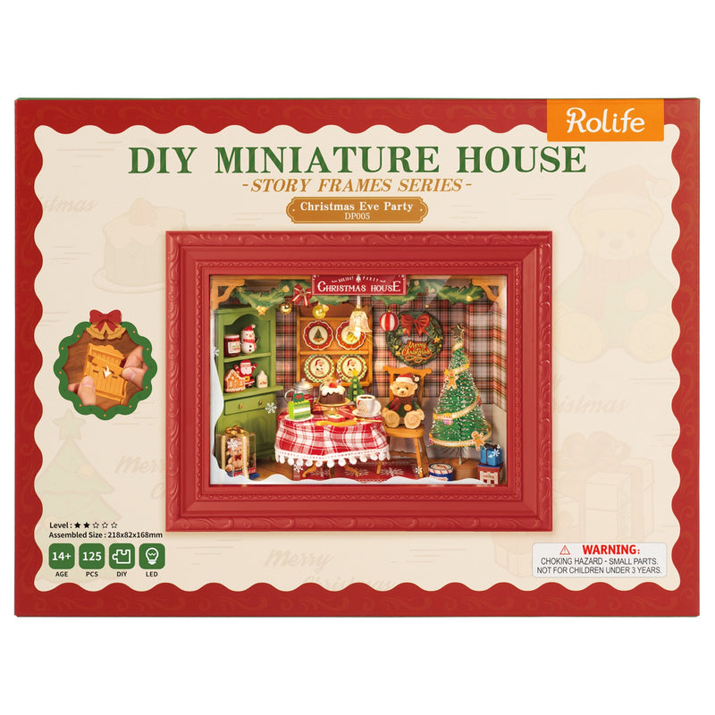 Vorderseite der Verpackung der Robotime Christmas Eve Party, Diorama eines weihnachtlich dekorierten Wohnzimmers mit Lichtern