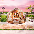 Atmosphärische Präsentation der Robotime Elsa’s Tailoring, DIY Miniaturhaus eines niedlichen Nähateliers