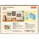 Rückseite der Verpackung der Robotime Fluffy Cat Bakery, Diorama in einem Rahmen, das eine Bäckerei mit einer Katze zeigt