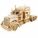 Produktfoto der Robotime Heavy Truck, Holzbaukasten eines Lastwagens im amerikanischen Stil