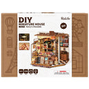 Vorderseite der Verpackung der Robotime Henry’s Chocolate, Miniaturhaus eines altmodischen Schokoladengeschäfts