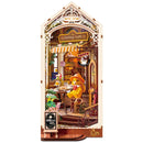 Produktfoto der Robotime Holiday Café, Book Nook Holzbausatz für eine Terrasse bei einem überdachten Café