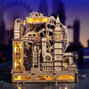 Seitenansicht des Robotime London Sightseeing Walk, mit dem Big Ben und der Tower Bridge deutlich im Bild