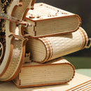 Drei Bücher, an die sich das Robotime Magic Cello anlehnt