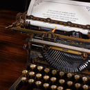 Detaillierte Vorderansicht der Robotime Mechanical Typewriter (Classic Version)