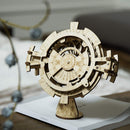 Detail des Robotime Perpetual Calendar, Holzmodellbau eines ewigen Kalenders
