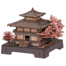 Produktfoto der Robotime Sakura Pavilion, Holzbausatz für einen japanischen Pavillon mit Kirschblüten an den Seiten des Gebäudes