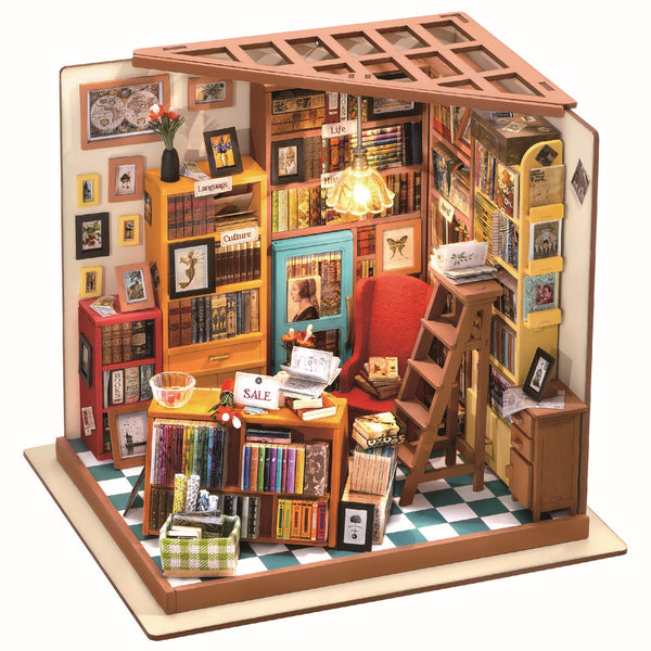 Produktfoto der Robotime Sam’s Study, DIY-Miniaturhaus eines gemütlichen Buchladens