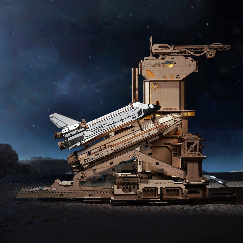 Die Seite des Robotime Space Shuttle in horizontaler Position