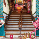 Nahaufnahme der Treppe und der Straßenansicht aus dem Robotime Street Scene Book Nook