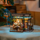 Atmosphärische Präsentation der Robotime Tipsy Restaurant, gemütliches Miniatur-Restaurant im altmodischen Stil