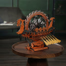 Atmosphärische Präsentation der Robotime Viking Dragon Ship, Holzbausatz eines Wikingerschiffs mit beweglichen Rudern und leuchtendem Rad auf dem Deck