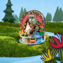 Atmosphärische Präsentation der Rolife Moomintroll Forest Camp, Bausatz für eine Moomin-Miniatur, in der Moomintroll gemütlich angelt